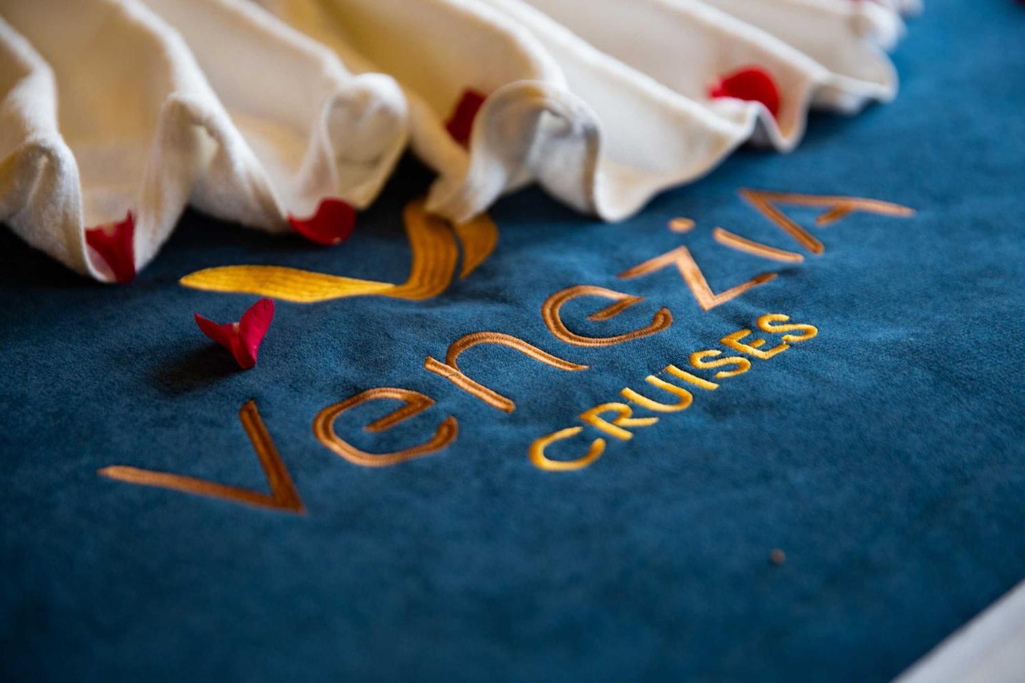 Venezia Boutique Cruises - Catba Island Hotel Chan Chau Exterior photo