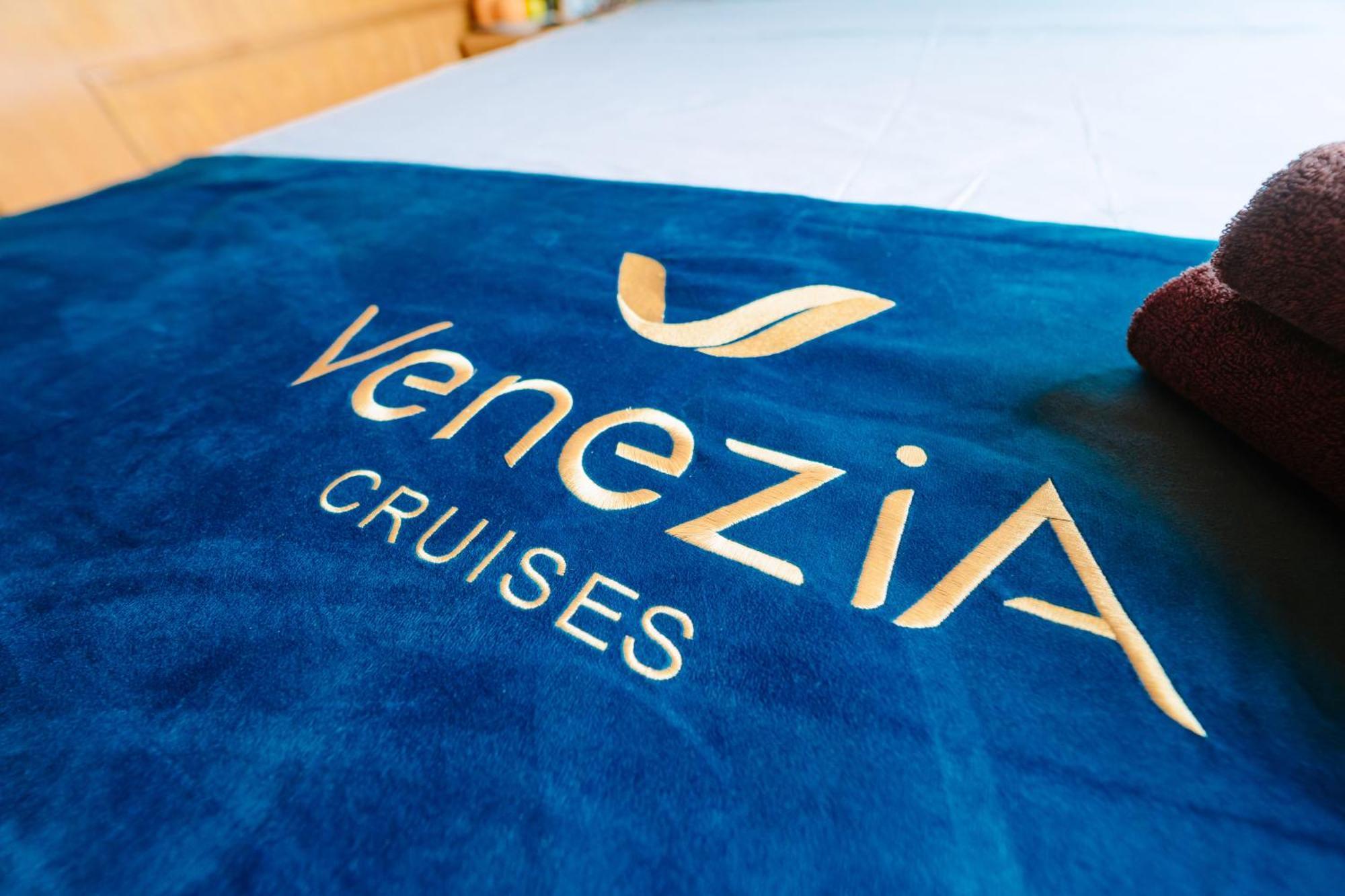 Venezia Boutique Cruises - Catba Island Hotel Chan Chau Exterior photo